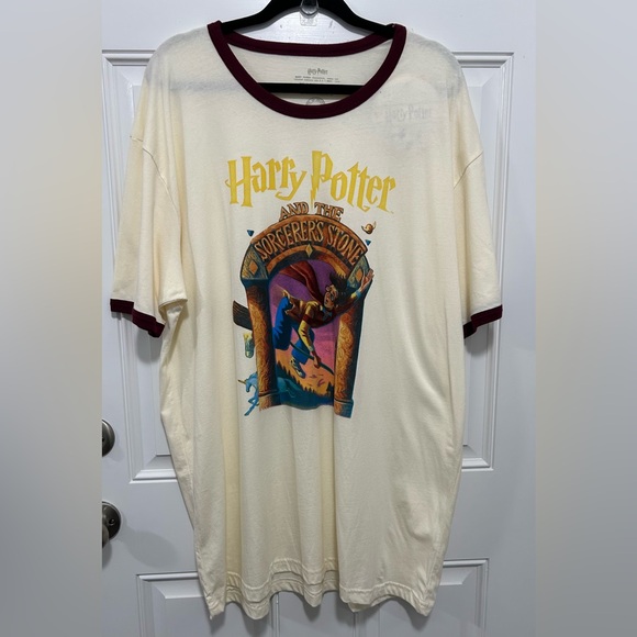 Harry Potter Graphic Tee - Picture 3 of 6